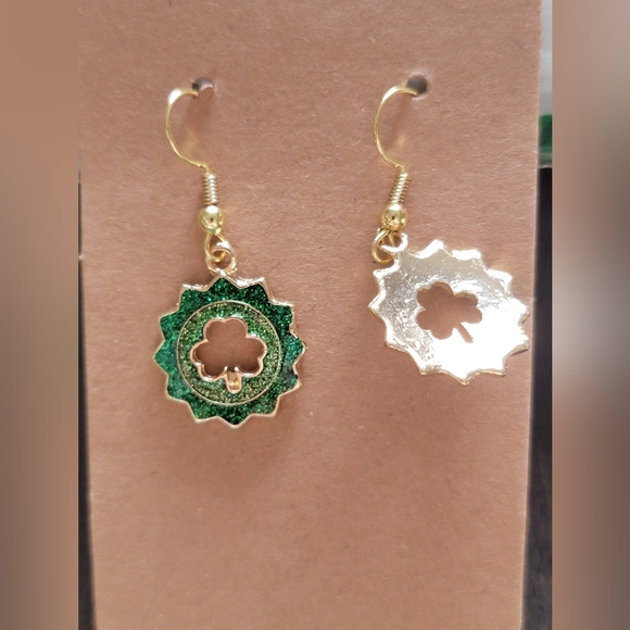 St. Patrick's Day Handcrafted Hat & Shamrock Earrings Set 2/$15 - Picture 4 of 5